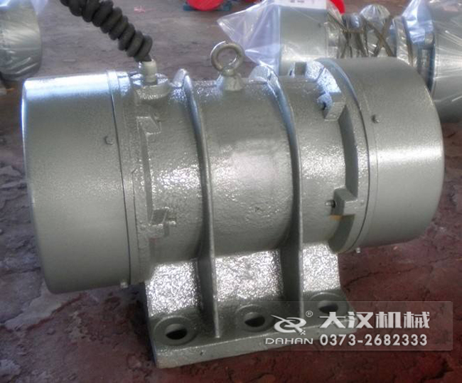 VB振動(dòng)電機(jī)是靠偏心塊的振動(dòng)而造成的，振動(dòng)源所以偏心塊的角度和大小是比較重要的。
